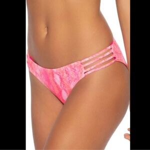 Isabella rose Vienna textured Maui fit bikini bottom in pink. Size S NWT!